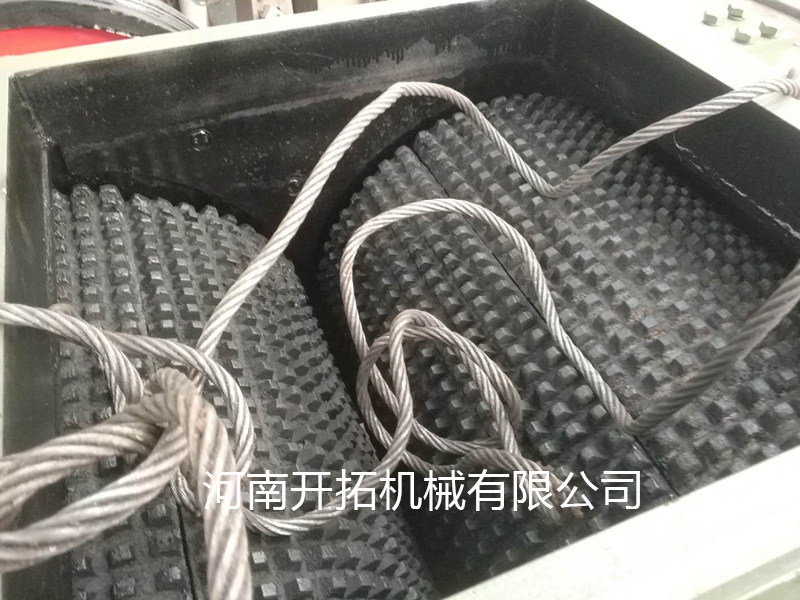 双齿辊式破碎机